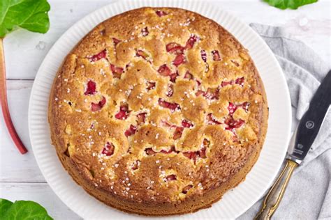 rhubarb-cake-recipe-for-easy-and-moist-cake-with image