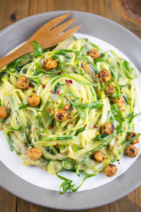 one-pot-creamy-garlic-zucchini-noodles-yup-its-vegan image