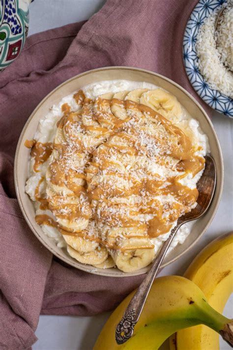 peanut-butter-banana-cottage-cheese-bowl-the image
