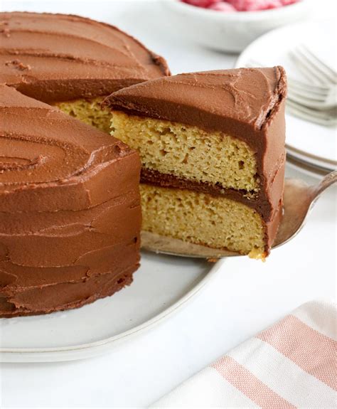 perfect-almond-flour-cake-detoxinista image