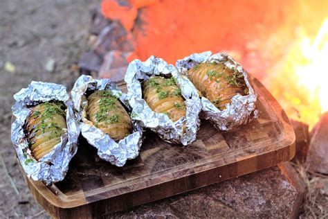 campfire-cheesy-garlic-potatoes-mountain-cravings image