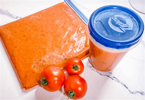 fresh-tomato-pasta-sauce-you-can-freeze-the-tiptoe-fairy image