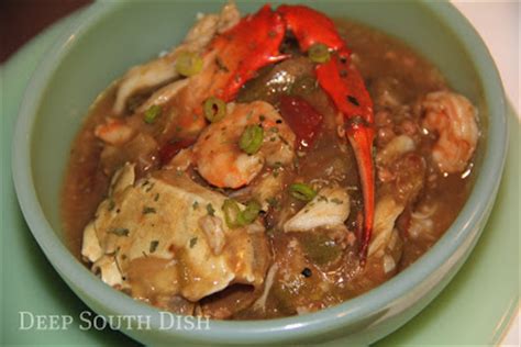 crab-and-shrimp-gumbo-deep-south-dish image