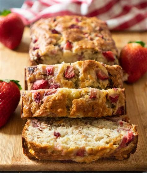 strawberry-banana-bread-recipe-the-happier image