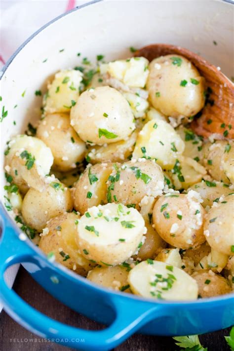 garlic-herb-baby-potatoes-quick-easy-side-dish image
