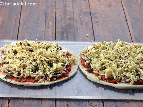 pizza-with-mushrooms-garlic-and-walnuts-recipe-tarla image