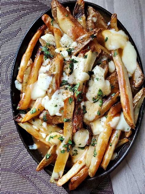 traditional-canadian-poutine-canadian-cooking image