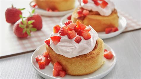strawberry-shortcake-cinnamon-rolls image