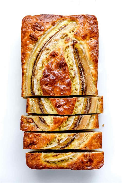 how-to-make-classic-banana-bread-foodiecrushcom image