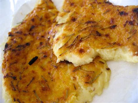 farinata-italian-chickpea-pancake-recipe-serious-eats image