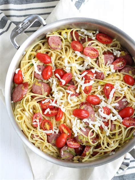 pasta-with-leeks-sausage-the-tasty-remedy image
