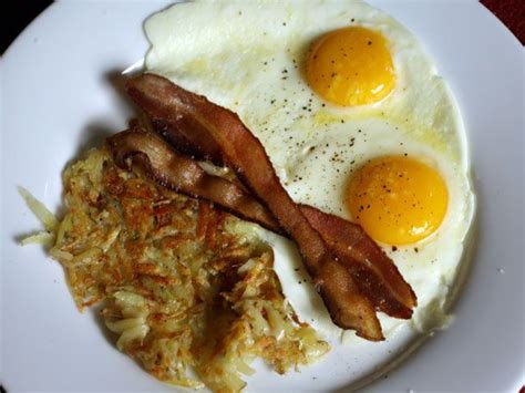 alton-browns-man-breakfast-with-bacon-eggs-and image