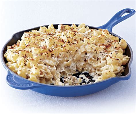 skillet-mac-and-cheese-with-artichokes image