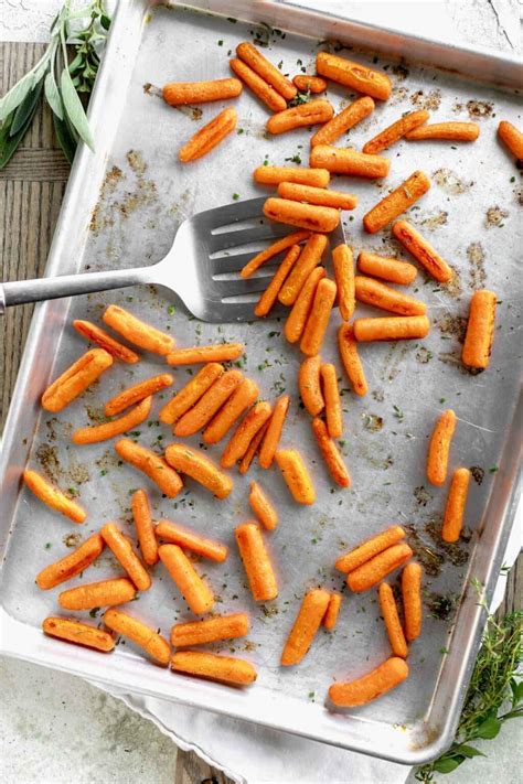 roasted-baby-carrots-healthy-seasonal image