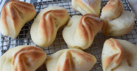 grandmas-homemade-yeast-dinner-rolls-adventures image