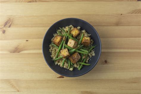 tofu-croustillant-haricots-verts-au-beurre-damandes image