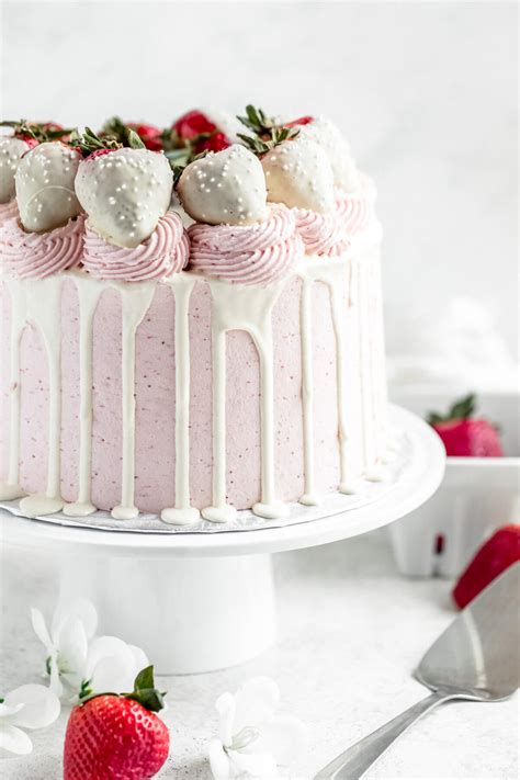white-chocolate-covered-strawberry-cake-queenslee image