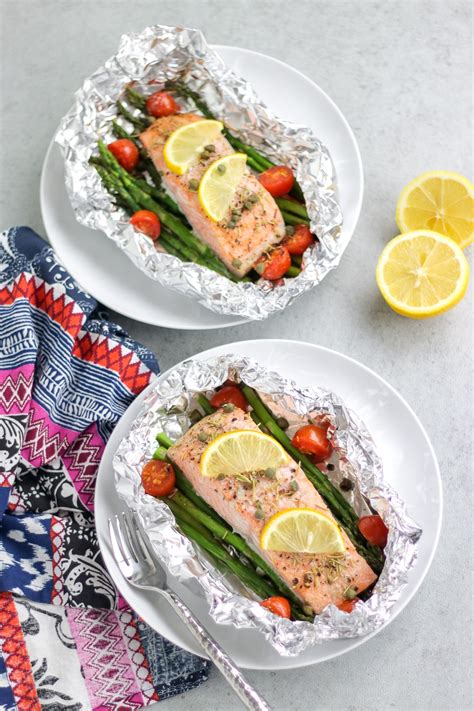 fish-foil-packets-with-vegetable-that-you-can-grill-or-bake image