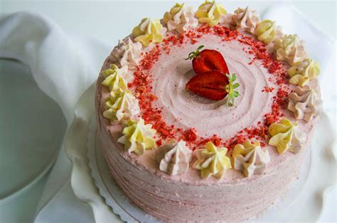 fresh-strawberry-cake-bakes-by-brown-sugar image
