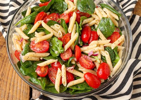 tomato-pasta-salad-with-spinach-vegetable image