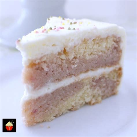 strawberry-and-vanilla-cake-lovefoodies image