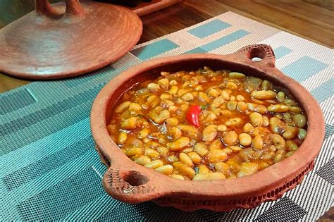 moroccan-stewed-white-beans-recipe-loubia-taste image