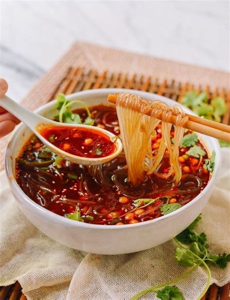 chongqing-hot-and-sour-glass-noodle-soup-suan-la image