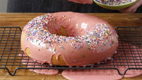 giant-jelly-donut-cake-recipe-rachael-ray-show image