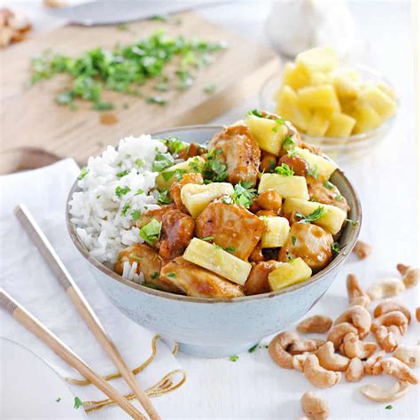 skinny-pineapple-chicken-with-cashews-bowl-of-delicious image