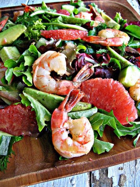 grapefruit-and-avocado-salad-with-shrimp-17-day-diet image