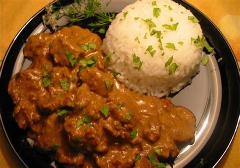 beef-korma-curry-pot-indian-curry image
