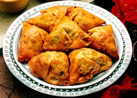 traditional-indian-samosas-the-picky-eater image