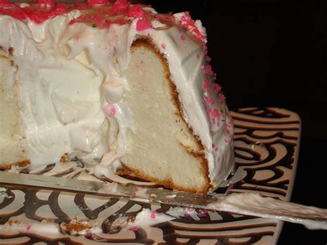 angel-food-cake-with-7-minute-icing-tasty-kitchen image