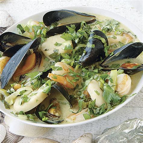 thai-shrimp-scallop-and-mussel-curry image