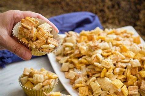 holiday-chex-mix-devour-dinner-chex-mix image