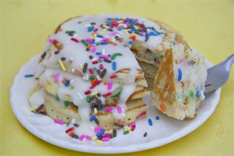 birthday-cake-pancakes-w-buttercream-divas-can-cook image