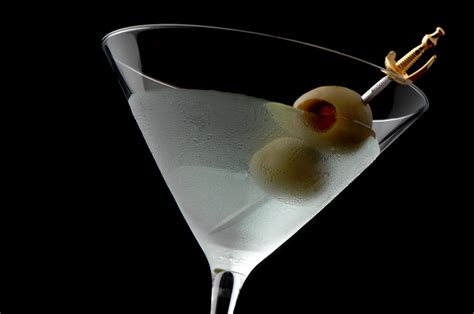 how-to-make-a-perfect-dirty-martini-forbes image