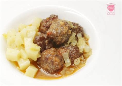 a-classic-from-spanish-cuisine-meatballs-in-onion-sauce image