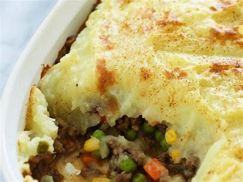 lightened-up-shepherds-pie-recipe-and-nutrition image