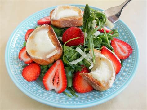 strawberry-asparagus-salad-carolines-cooking image