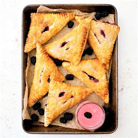 blackberry-fruit-turnovers-with-puff-pastry-feast image