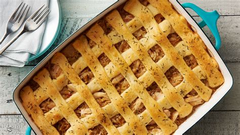 lattice-topped-french-onion-and-chicken-rice-bake image