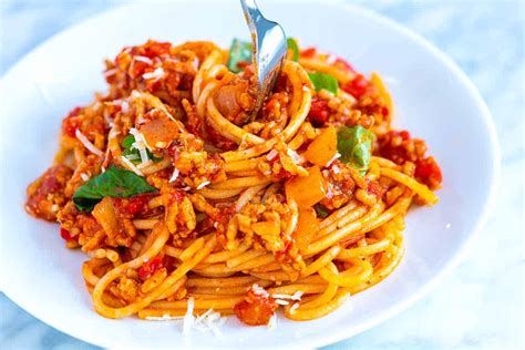easy-weeknight-spaghetti-with-meat-sauce image