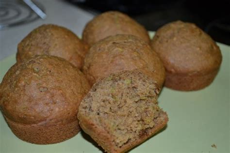 whole-wheat-oat-bran-zucchini-muffin image
