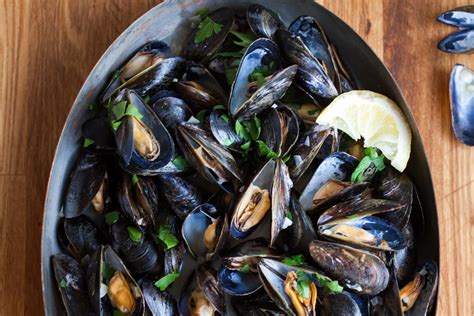 try-this-simple-tip-for-plump-steamed-mussels-and-clams image