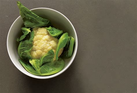 steamed-cauliflower-recipe-leites-culinaria image