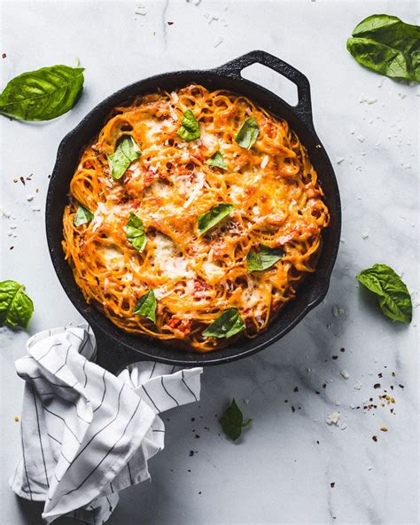 baked-spaghetti-pie-recipe-salt-pepper-skillet image