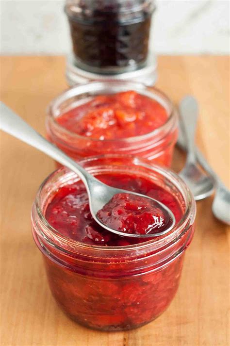 how-to-make-jam-in-the-microwave-simply image