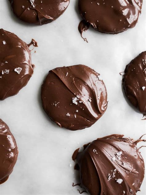 homemade-thin-mints-and-9-minty-treats-to image