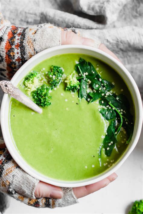 super-green-detoxifying-broccoli-soup-abras-kitchen image